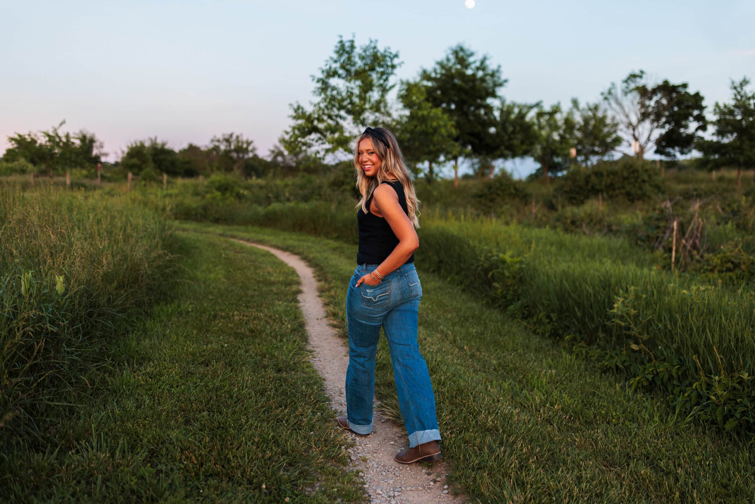 senior girl outdoor portrait session in field